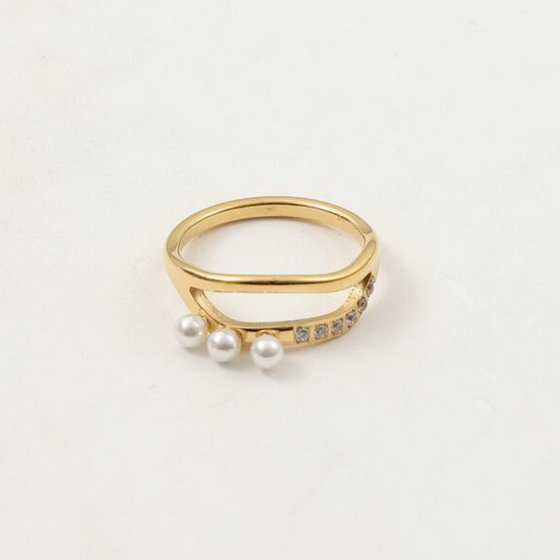 18K gold small pearl row diamond ring
