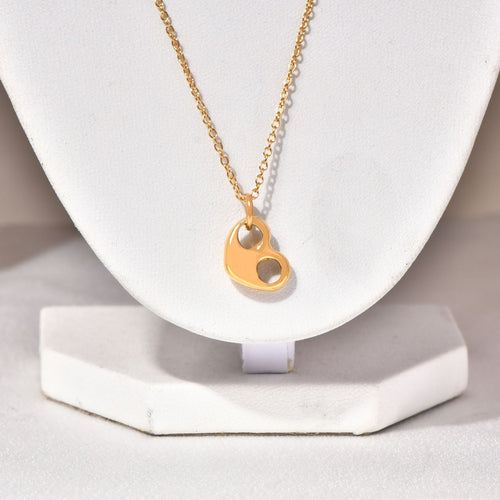 Stainless steel heart-shaped hollowed-out pendant necklace collarbone chain