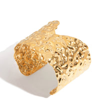 Load image into Gallery viewer, 18K gold stainless steel hammer pattern irregular opening bracelet