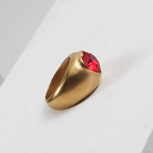 Load image into Gallery viewer, Retro heart-shaped diamond stainless steel ring