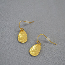 Load image into Gallery viewer, Brass gold-plated golden leaf teardrop leaf earrings