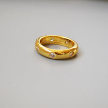 Load image into Gallery viewer, A brass zircon ring plated with 18K gold