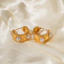 Load image into Gallery viewer, 18K gold stainless steel C-shaped pearl earrings