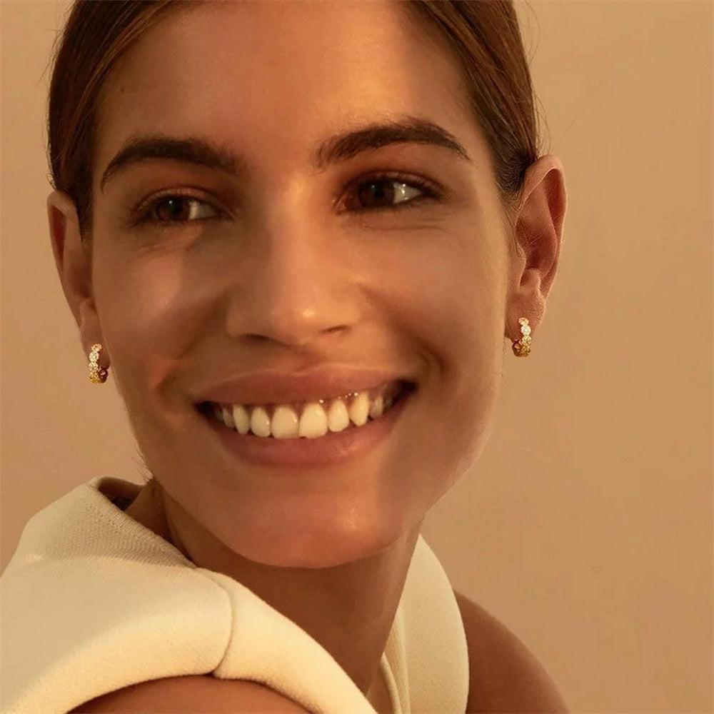 White zircon full-diamond hollowed-out round mini copper ear buckles