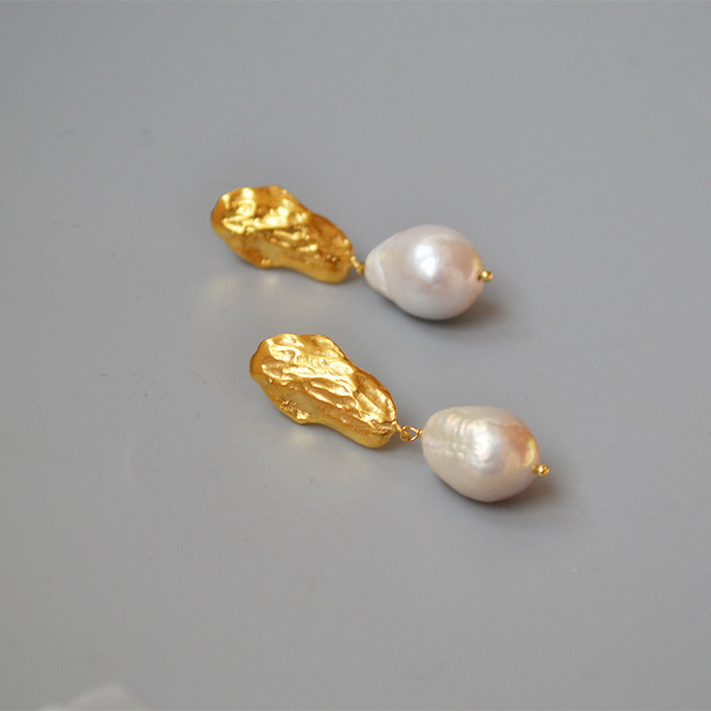 925 silver needle gold hammer irregular texture freshwater pearl earrings