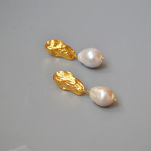 Load image into Gallery viewer, 925 silver needle gold hammer irregular texture freshwater pearl earrings