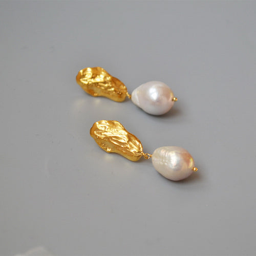 925 silver needle gold hammer irregular texture freshwater pearl earrings