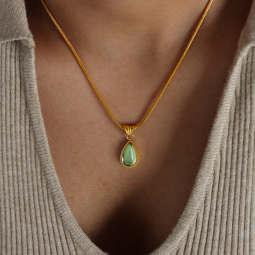 Stainless steel gold-plated teardrop-shaped green glass stone pendant necklace