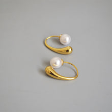 Load image into Gallery viewer, Brass gold-plated small water droplet imitation pearl detachable ear hook earrings