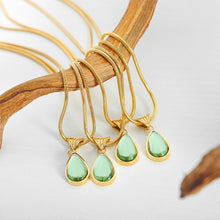 Load image into Gallery viewer, Stainless steel gold-plated teardrop-shaped green glass stone pendant necklace