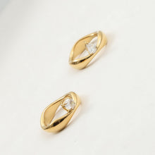 Load image into Gallery viewer, Stainless steel wavy arc-shaped ring set with zirconium
