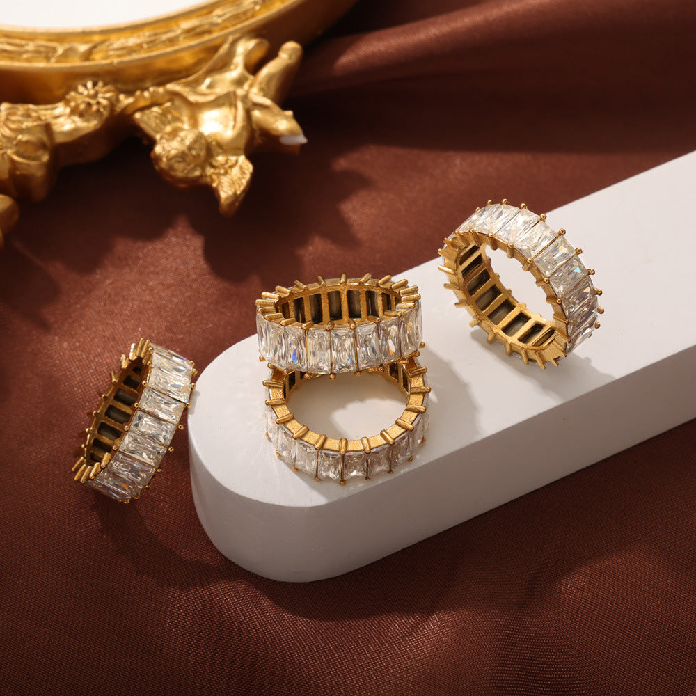 Stainless steel ring set with zircon