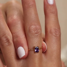 Load image into Gallery viewer, A December birthstone colored zircon copper ring