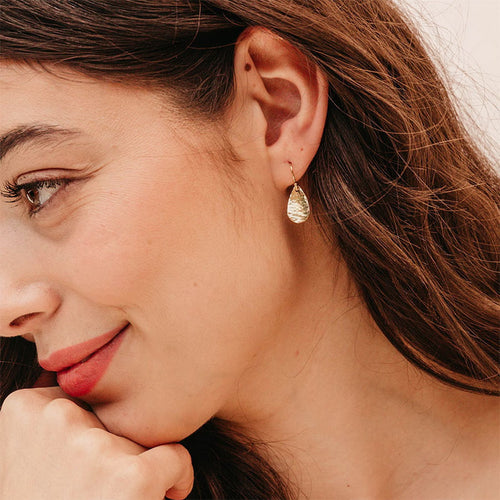 Brass gold-plated golden leaf teardrop leaf earrings