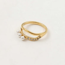 Load image into Gallery viewer, 18K gold small pearl row diamond ring