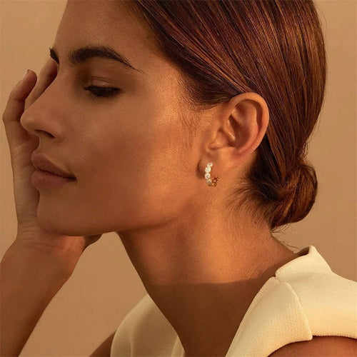 White zircon full-diamond hollowed-out round mini copper ear buckles