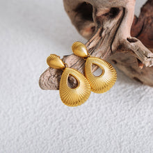 Load image into Gallery viewer, Stainless steel threaded teardrop-shaped perforated earrings