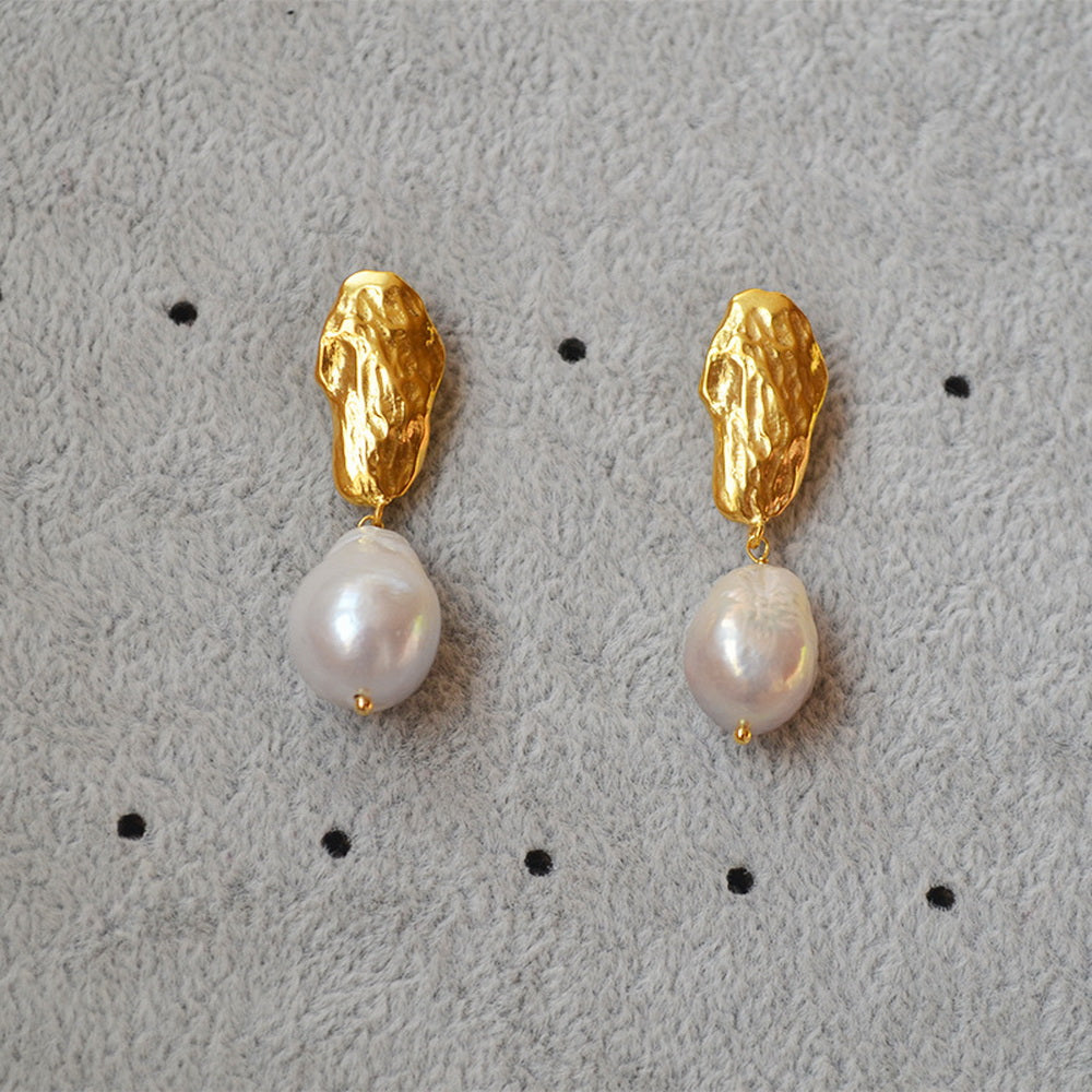 925 silver needle gold hammer irregular texture freshwater pearl earrings