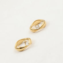 Load image into Gallery viewer, Stainless steel wavy arc-shaped ring set with zirconium