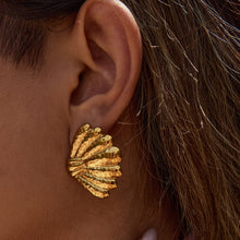 Load image into Gallery viewer, 18K gold stainless steel shell earrings