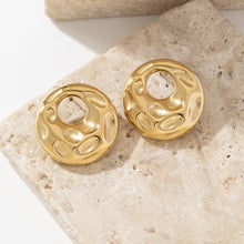 Load image into Gallery viewer, Stainless steel 18K gold round embossed hollowed-out earrings