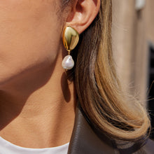 Load image into Gallery viewer, Golden stainless steel pearl pendant earrings