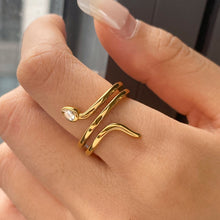 Load image into Gallery viewer, Stainless steel serpentine ring