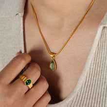Load image into Gallery viewer, Stainless steel gold-plated teardrop-shaped green glass stone pendant necklace