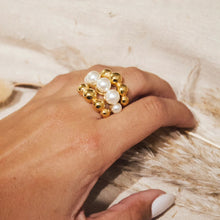 Load image into Gallery viewer, A golden stainless steel pearl round bead three-layer ring