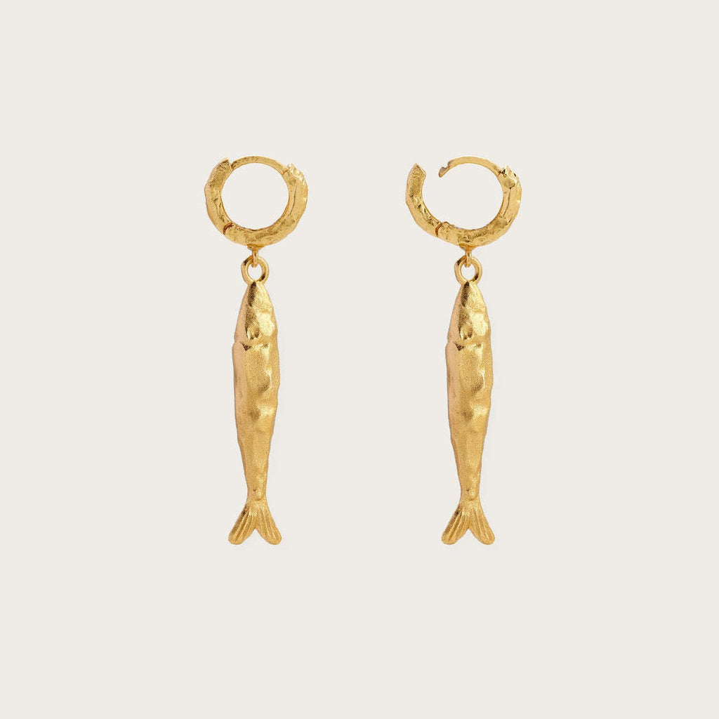 Stainless steel hammer-textured small fish ear buckle earrings