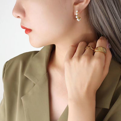 Stainless steel pearl-like C-shaped ear studs