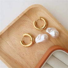 Load image into Gallery viewer, Golden stainless steel Baroque pearl earrings