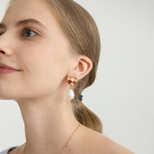 Load image into Gallery viewer, Stainless steel heart-shaped oil-dripping pearl pendant earrings