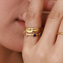 Load image into Gallery viewer, Heart-shaped zircon stainless steel ring