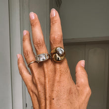 Load image into Gallery viewer, Stainless steel zirconium-encrusted ring