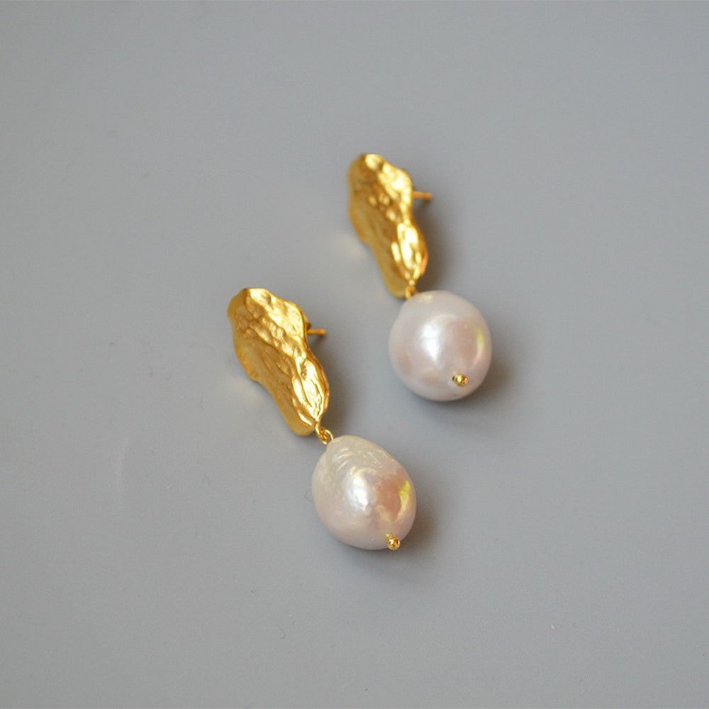 925 silver needle gold hammer irregular texture freshwater pearl earrings