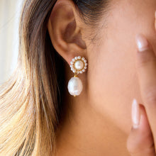 Load image into Gallery viewer, Pearl sunflower pendant stainless steel earrings