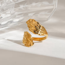 Load image into Gallery viewer, Golden stainless steel threaded leaf open ring