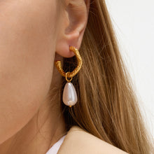 Load image into Gallery viewer, Stainless steel resin pearl stud earrings