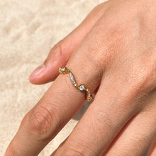 Load image into Gallery viewer, 18K gold stainless steel ring with white diamond wave pattern