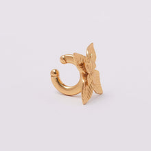 Load image into Gallery viewer, Golden copper flower ear clips