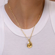 Load image into Gallery viewer, Golden stainless steel pendant necklace