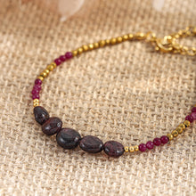 Load image into Gallery viewer, Black gallbladder stone hand-beaded bracelet that does not fade