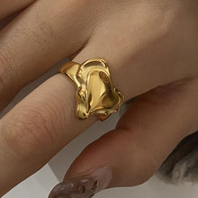 Load image into Gallery viewer, Stainless steel heart-shaped ring