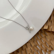 Load image into Gallery viewer, Simple, fashionable and elegant, niche design, percentage symbol, copper micro-inlaid white zirconium beaded pearl necklace, collarbone chain