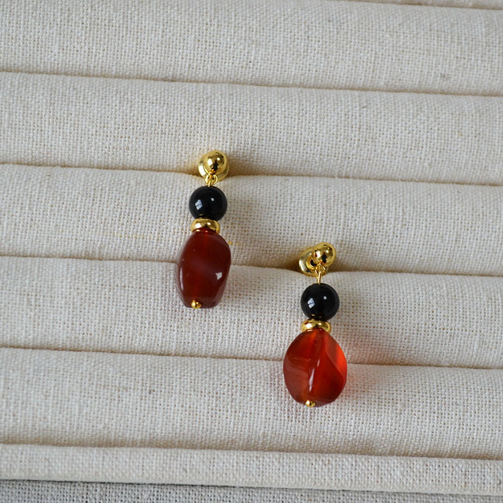 Black and red agate beaded 925 silver needle earrings