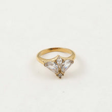 Load image into Gallery viewer, 18K gold stainless steel ring set with zirconium petals