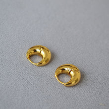 Load image into Gallery viewer, Brass gold-plated round ear buckles