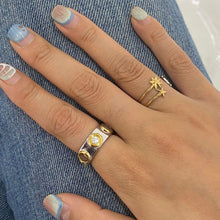 Load image into Gallery viewer, Stainless steel zircon ring