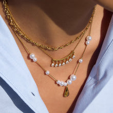 Load image into Gallery viewer, Golden stainless steel teardrop-shaped zircon necklace